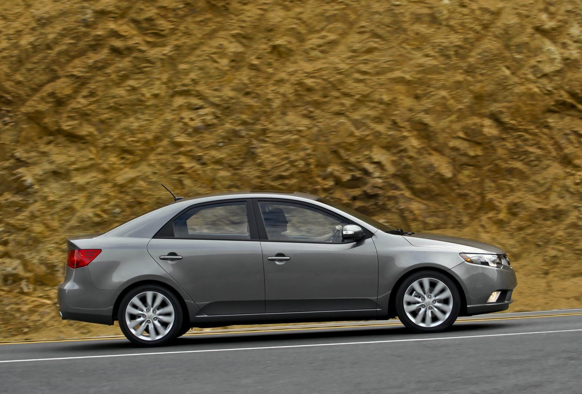 کیا سراتو 1600 آپشنال ( مونتاژ )